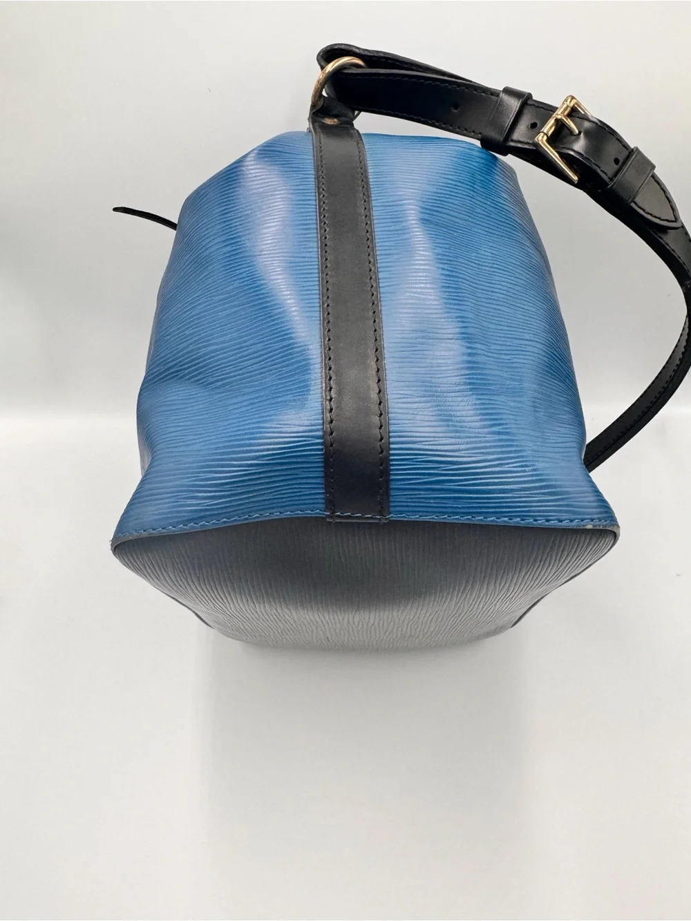 Louis Vuitton Epi Noé PM Bucket Bag Toledo Blue | Authentic Vintage LV